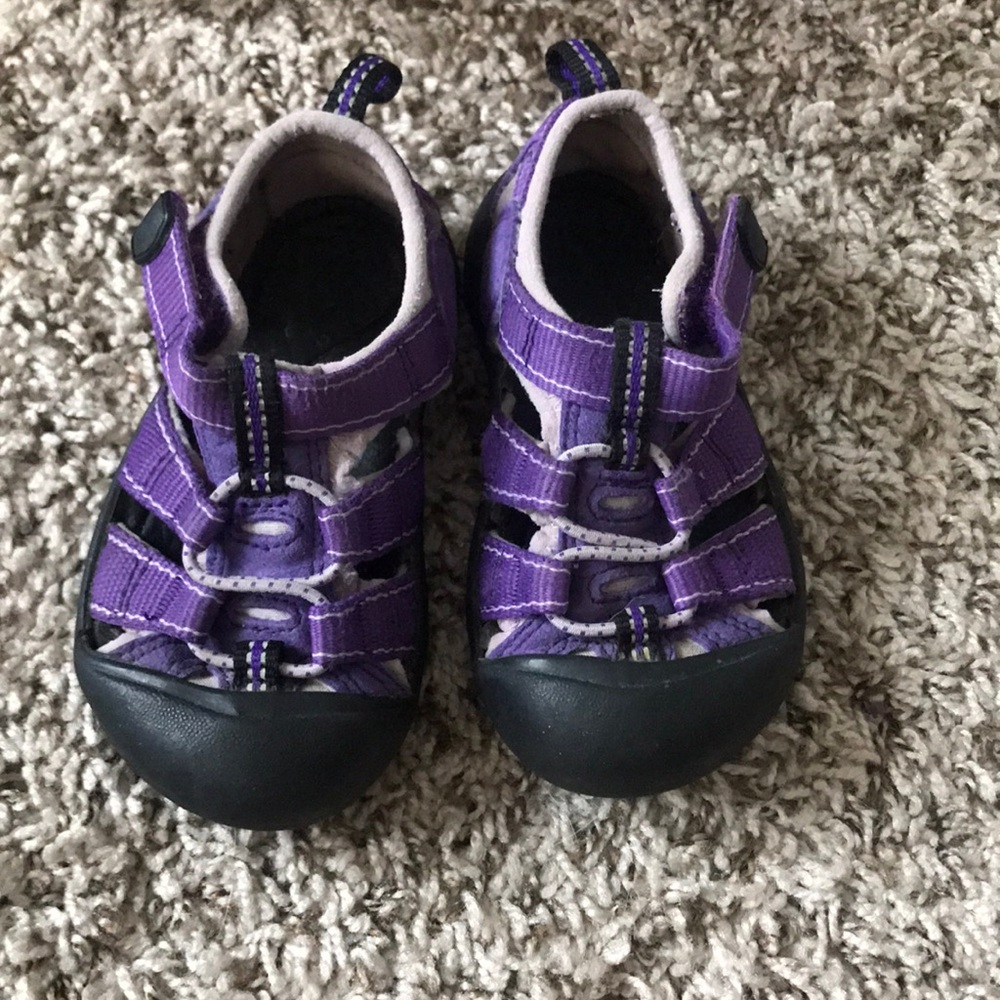Toddler girls size 5 Keens